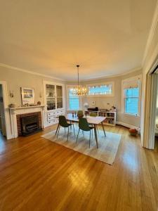 263 Doyle Avenue 265, Providence, Rhode Island 02906, USA