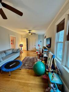 263 Doyle Avenue 265, Providence, Rhode Island 02906, USA