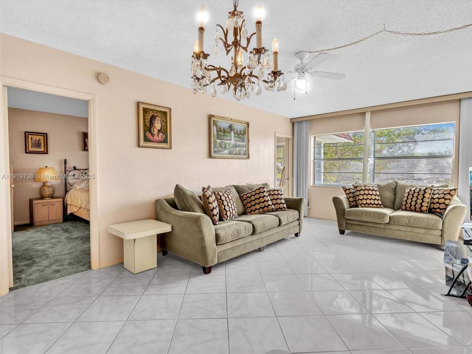 5102 NW 36th St 607, Lauderdale Lakes, Floride 33319, États-Unis