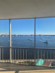 2910 Point East Dr M610, Aventura, Florida 33160, USA