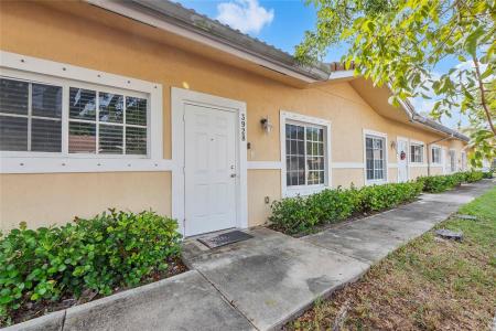 3928 SW 48 Ave B-13, Pembroke Park, Floride 33023, États-Unis