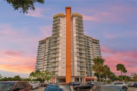 1301 NE Miami Gardens Drive 1721w, Miami, Floride 33179, États-Unis