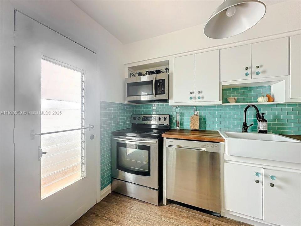 7133 Bay Dr 705, Miami Beach, フロリダ 33141, アメリカ合衆国