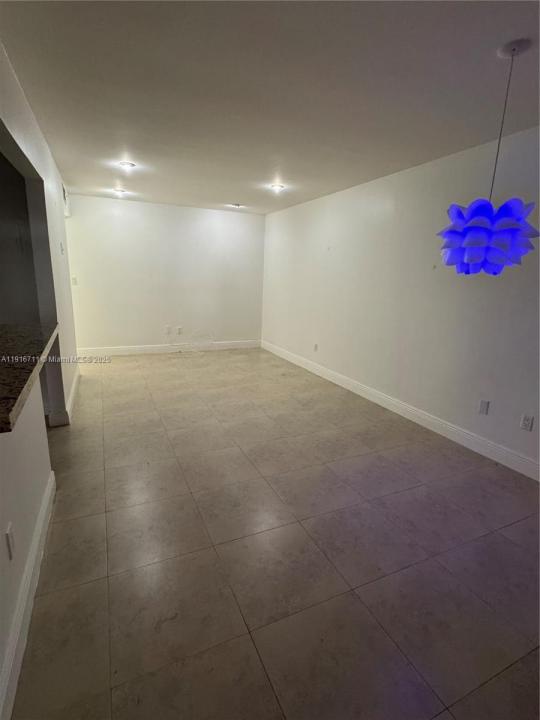 5839 SW 74th Ter 104, South Miami, Florida 33143