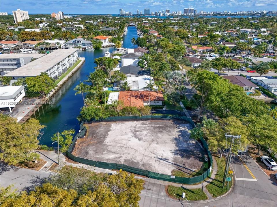 1805 Ixora Rd, North Miami, Florida 33181