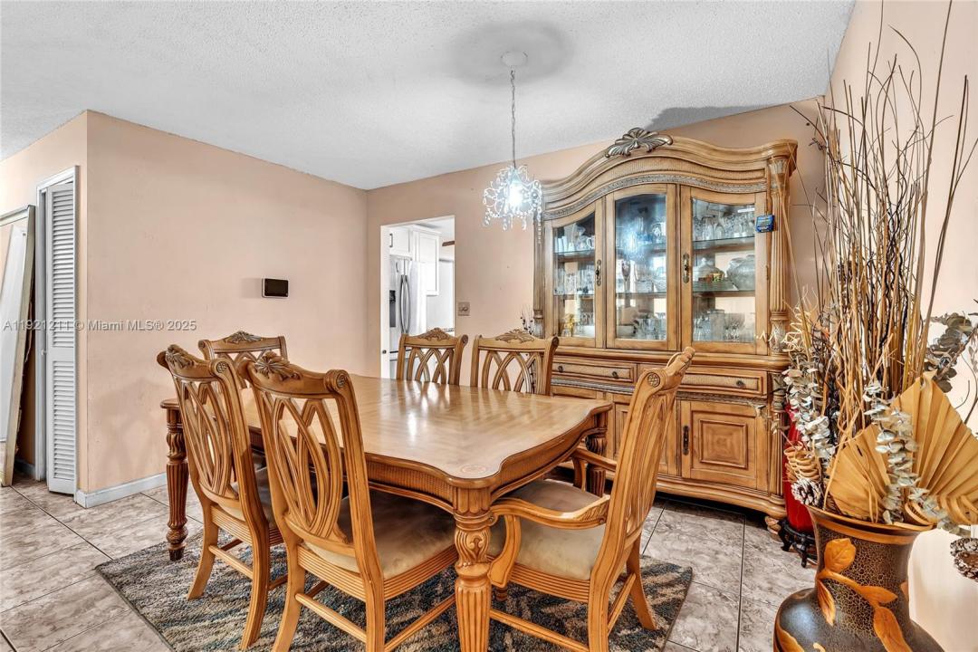 2001 SW 84th Ter, North Lauderdale, Flórida 33068, Estados Unidos