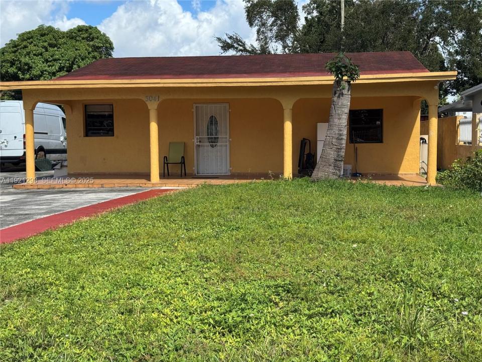3041 NW 95th Ter, Miami, Florida 33147, USA