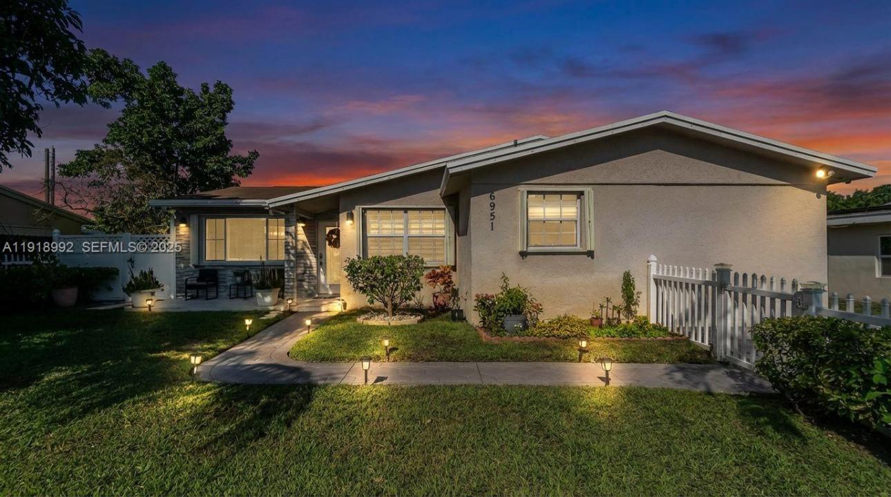 6951 Liberty St, Hollywood, Florida 33024