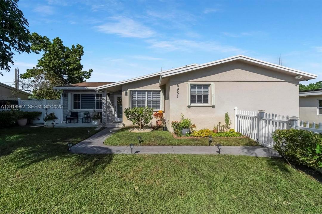 6951 Liberty St, Hollywood, Florida 33024