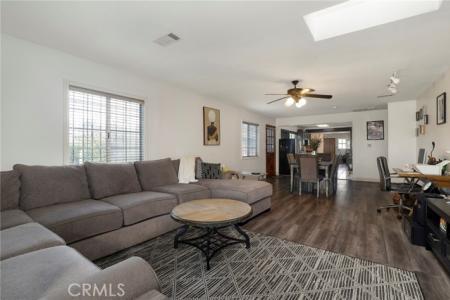 S Slater, Compton, Califórnia 90222, Estados Unidos