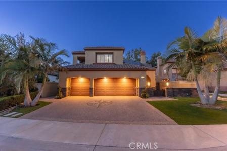 Augusta, Tustin, California 92782, Stati Uniti