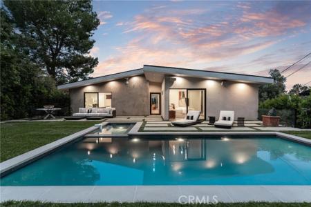 Avenue San Luis, Woodland Hills, California 91364