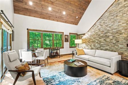 23 White Hawk Ridge H, Richmond, Rhode Island 02898, USA