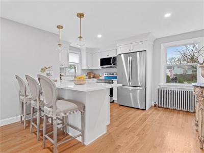 41 Drake Road, Warwick, Rhode Island 02888, USA