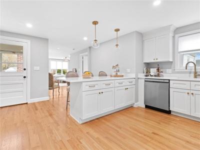 41 Drake Road, Warwick, Rhode Island 02888, USA