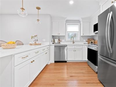 41 Drake Road, Warwick, Rhode Island 02888, USA