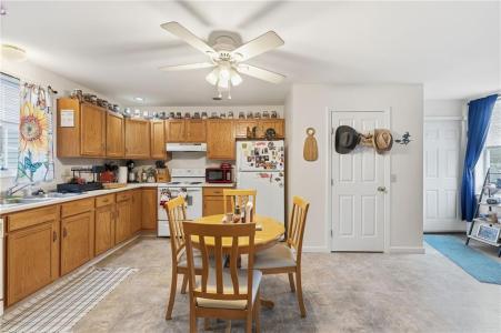 4 Ware Road, Killingly, Connecticut 06241, USA