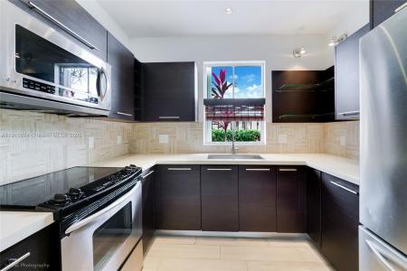 2970 Bird Ave 15, Miami, Florida 33133, USA