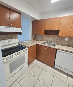 11140 SW 196th St C303, Cutler Bay, Florida 33157, USA