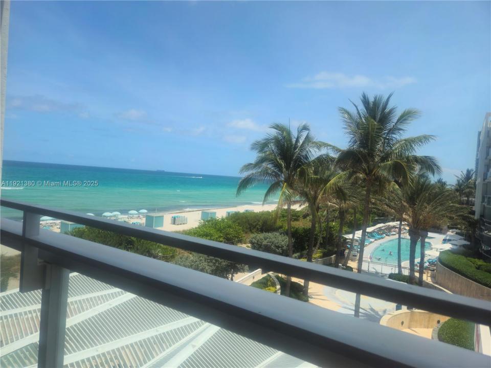 6801 Collins Ave 320, Miami Beach, Floride 33141, États-Unis