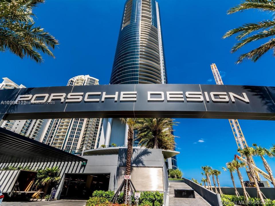 18555 COLLINS AVE 4804, Sunny Isles Beach, Florida 33160
