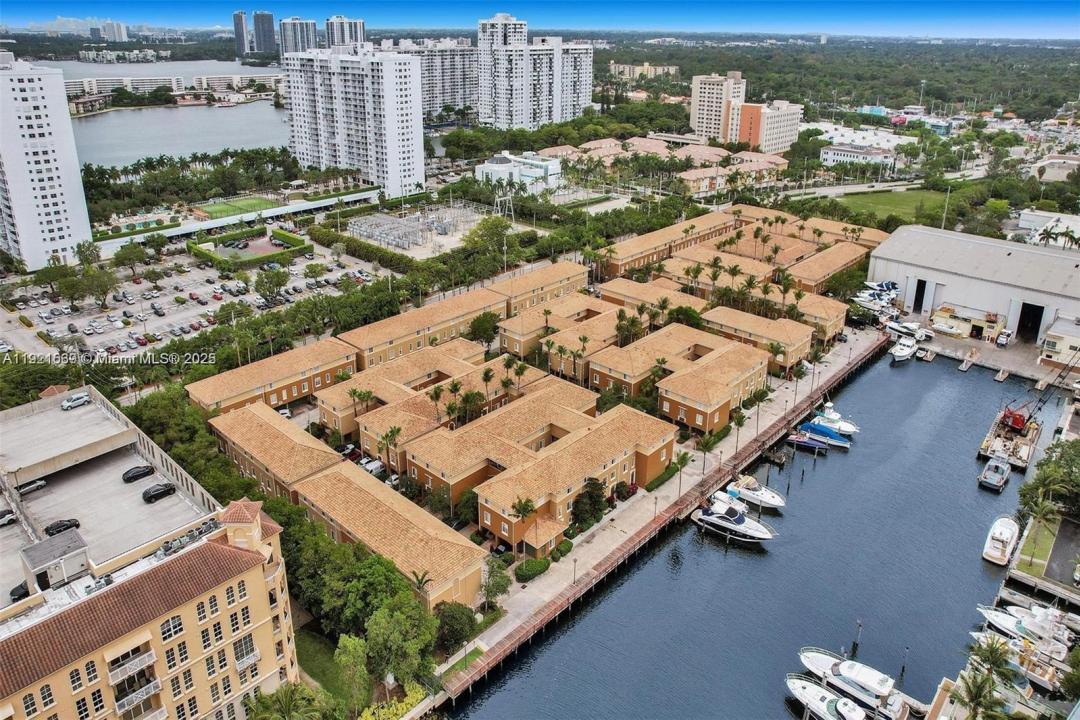 2861 NE 185th St 302, Aventura, Flórida 33180, Estados Unidos