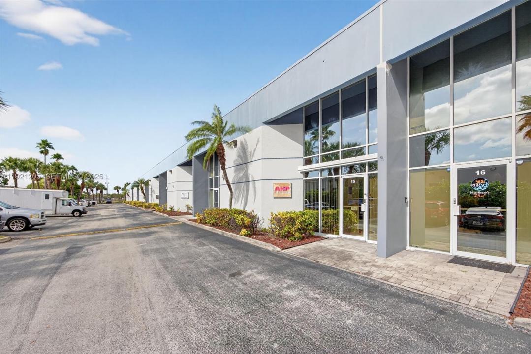 16155 SW 117th Ave 15, Miami, Florida 33177, USA