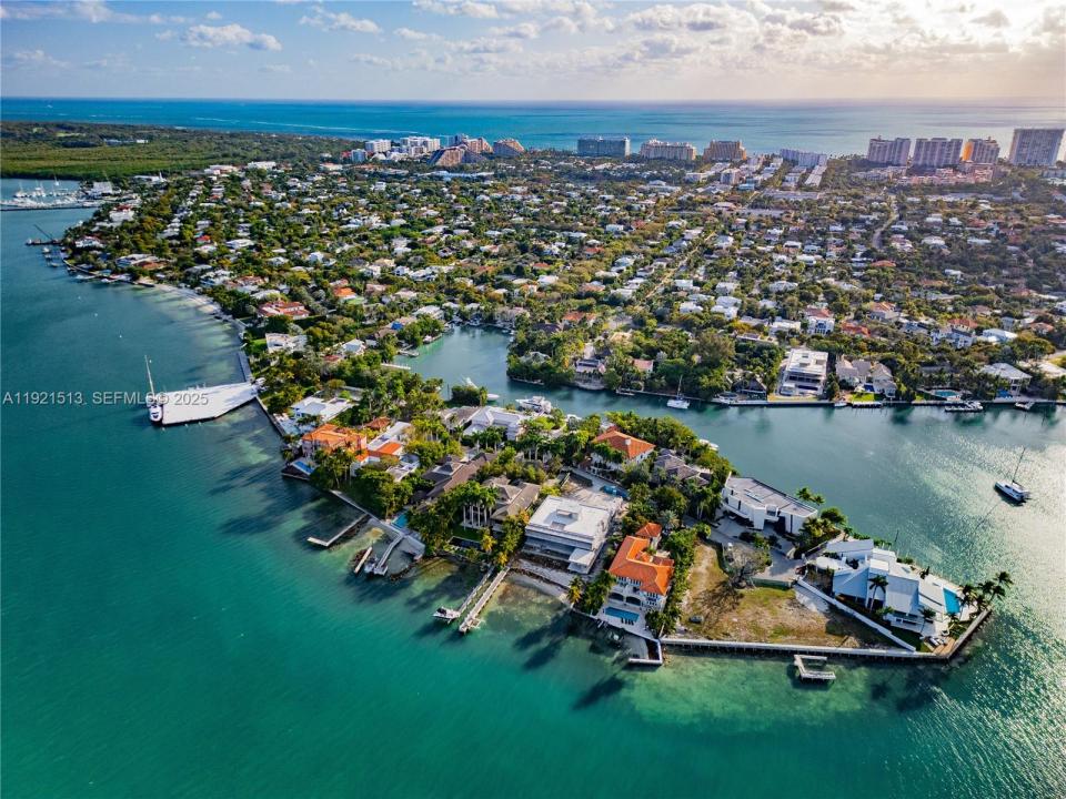 5 Harbor Pt, Key Biscayne, Florida 33149