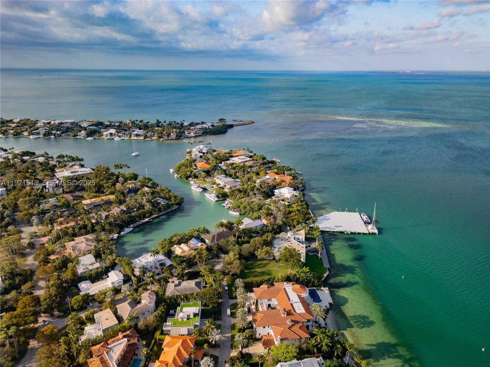 5 Harbor Pt, Key Biscayne, Florida 33149