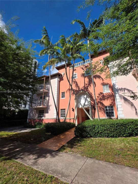 29 Santillane Ave 1, Coral Gables, Floryda 33134, USA