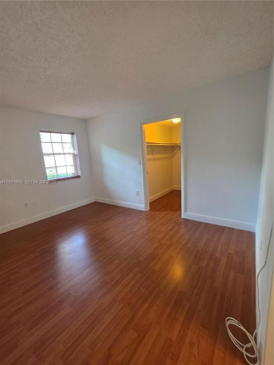 29 Santillane Ave 1, Coral Gables, Floryda 33134, USA