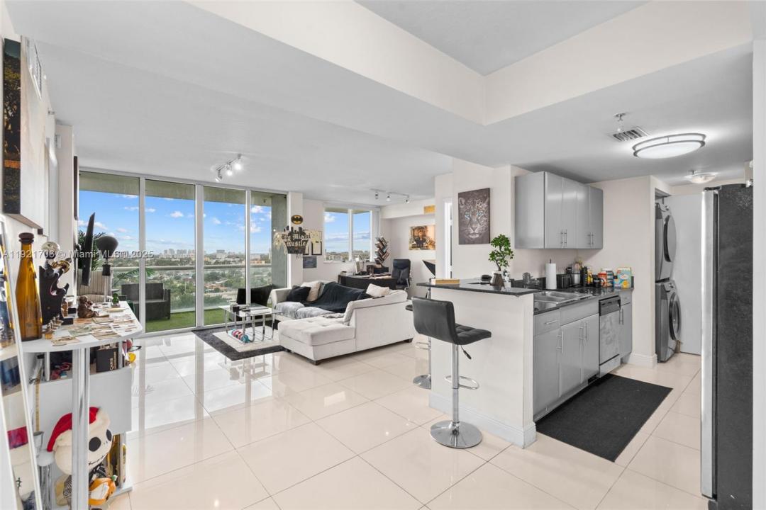 1871 NW S River Dr 1402, Miami, Florida 33125, Stati Uniti