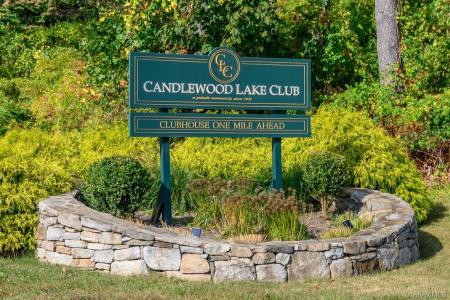 22 Brookside Trail, New Milford, Connecticut 06776, Estados Unidos