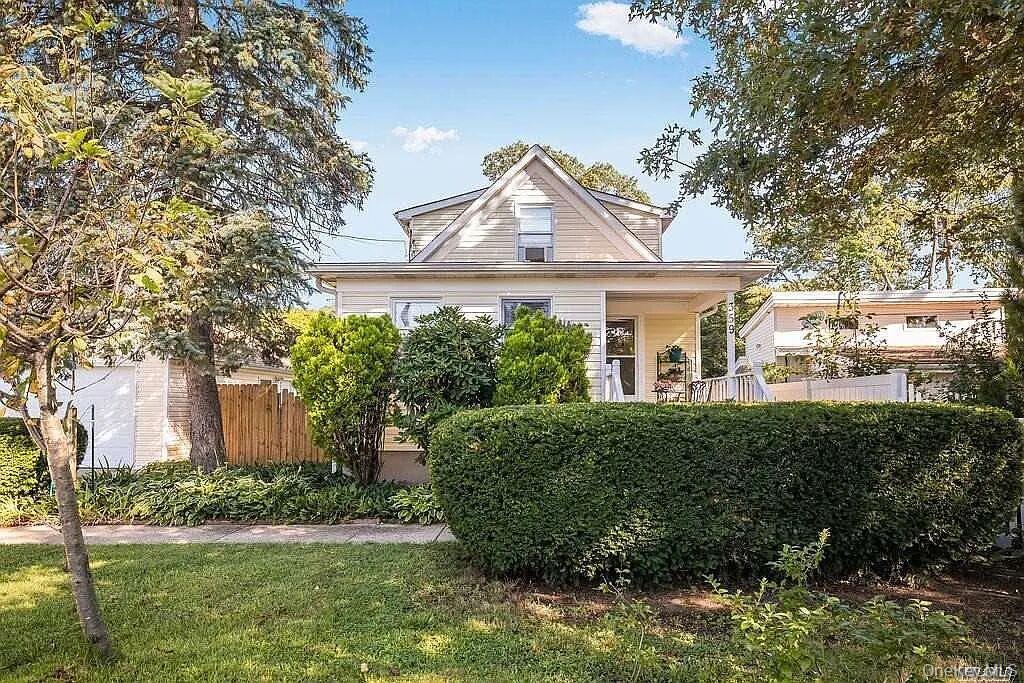 359 Erlanger Boulevard, Babylon, Nova Iorque 11703, Estados Unidos