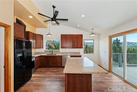 Mound Street, Big Bear City, カリフォルニア 92314, アメリカ合衆国