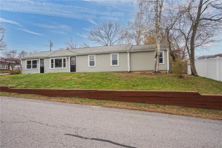 34 Buckley Avenue, West Warwick, Rhode Island 02893, États-Unis