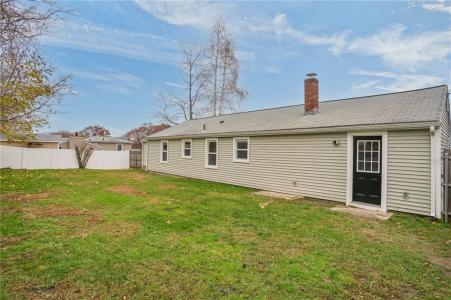 34 Buckley Avenue, West Warwick, Rhode Island 02893, États-Unis