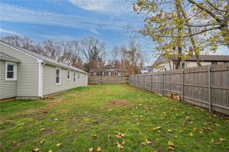 34 Buckley Avenue, West Warwick, Rhode Island 02893, États-Unis