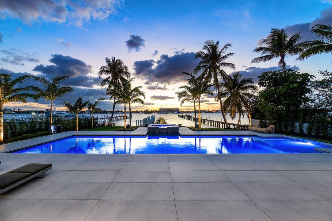 807 N Atlantic Drive, Lantana, Florida 33462, USA