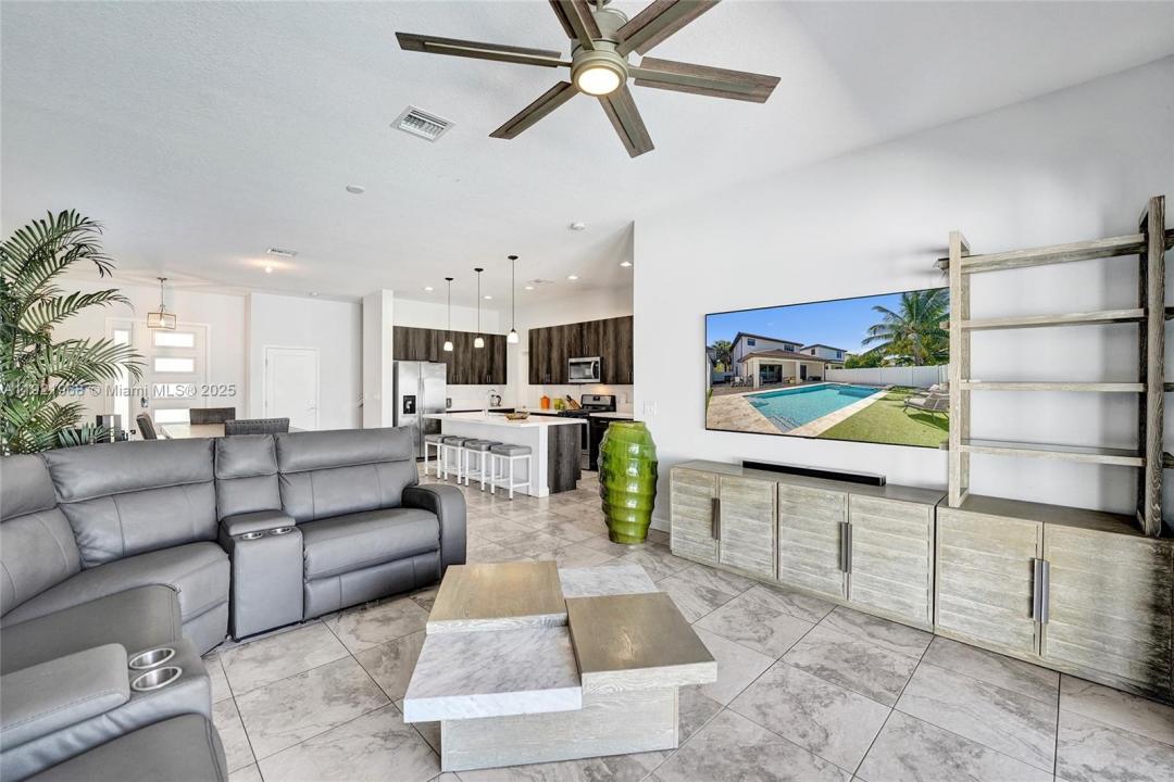 4947 Whispering Way, Dania Beach, Flórida 33312, Estados Unidos