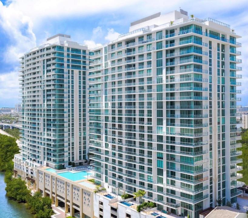 330 Sunny Isles Blvd 5-2002, Sunny Isles Beach, Floride 33160, États-Unis