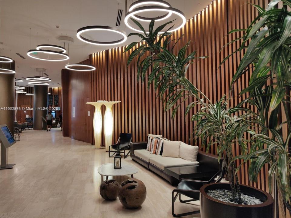 4111 S Ocean Dr 1506, Hollywood, Florida 33019, USA