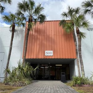 500 NW 165th St Rd 101-108, Miami, Florida 33169, USA