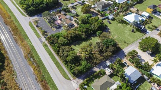 8686 SE Lyons Street, Hobe Sound, Florida 33455