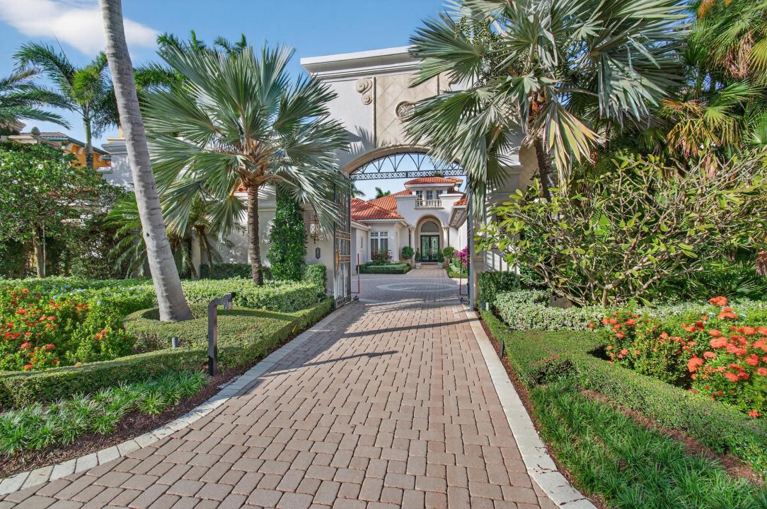 331 Mizner Lake Estates Drive, Boca Raton, Florida 33432