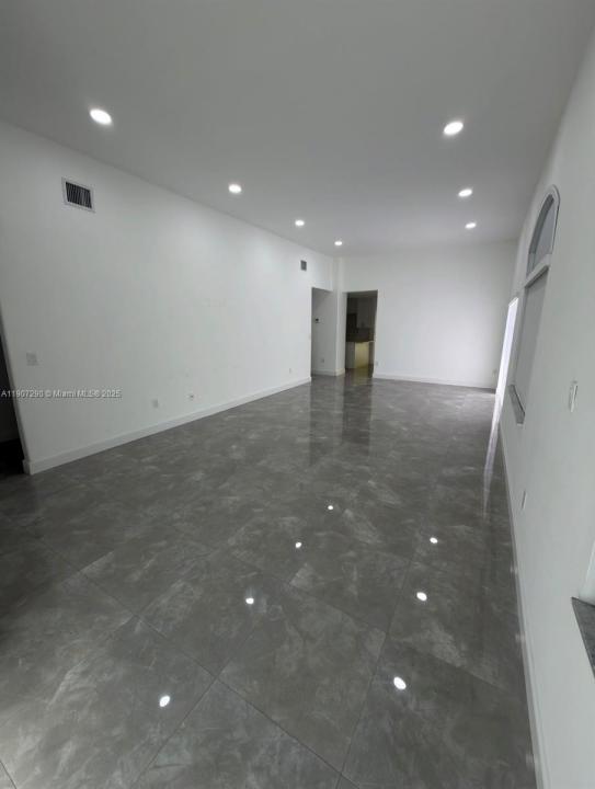 12943 NW 7th Ln, Miami, 佛羅里達州 33182, 美國