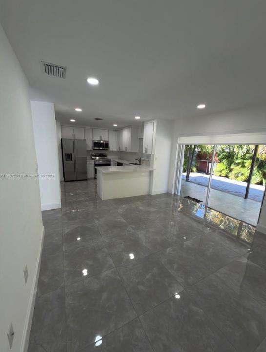 12943 NW 7th Ln, Miami, 佛羅里達州 33182, 美國