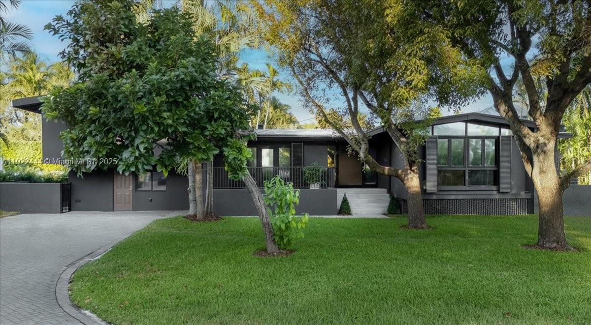 669 S Mashta Dr, Key Biscayne, Florida 33149