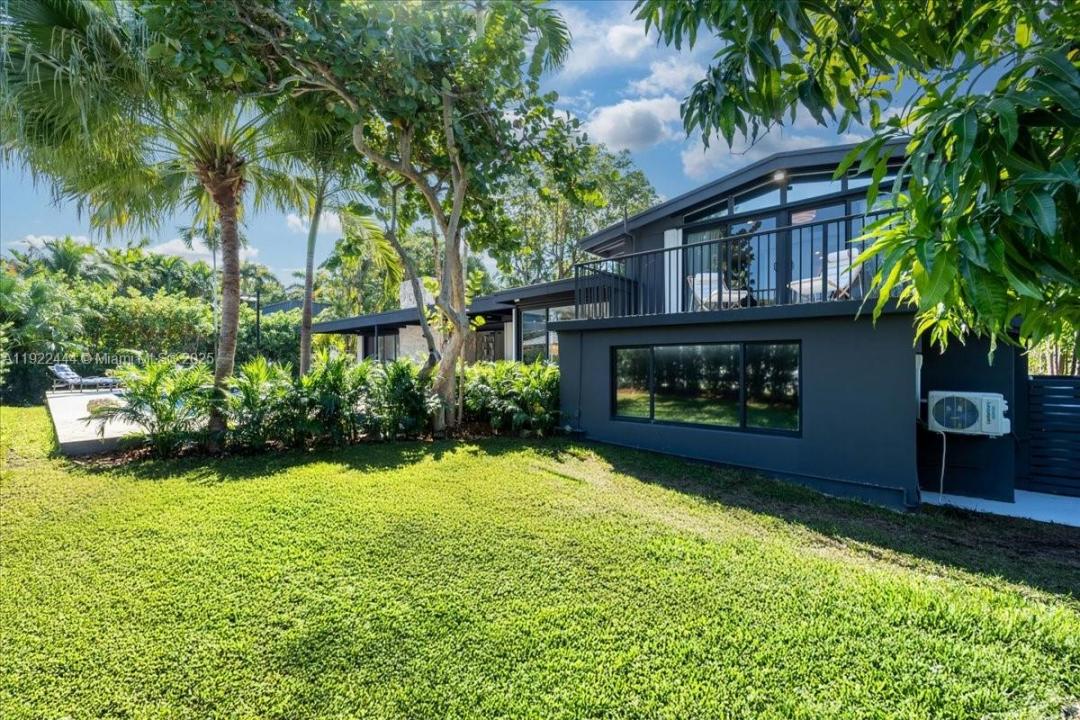 669 S Mashta Dr, Key Biscayne, Florida 33149