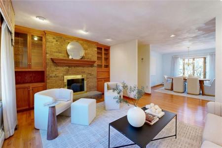 40 Phenix Ridge Drive, Cranston, Rhode Island 02921, Stati Uniti